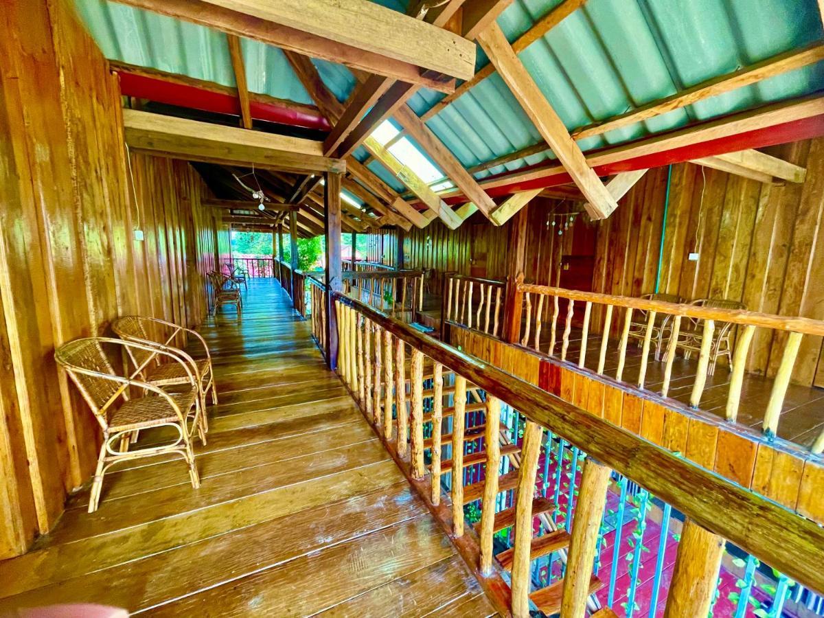 The Cliff Hostel, M'Pay Bay Đảo Koh Rong Samloem Ngoại thất bức ảnh